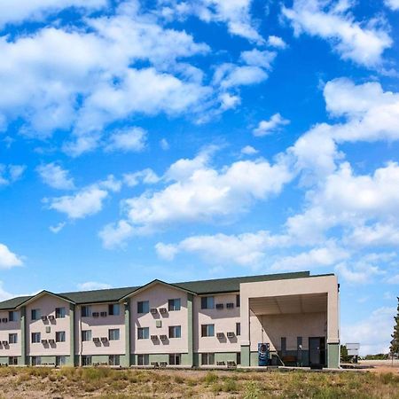 Super 8 By Wyndham Pueblo Otel Dış mekan fotoğraf