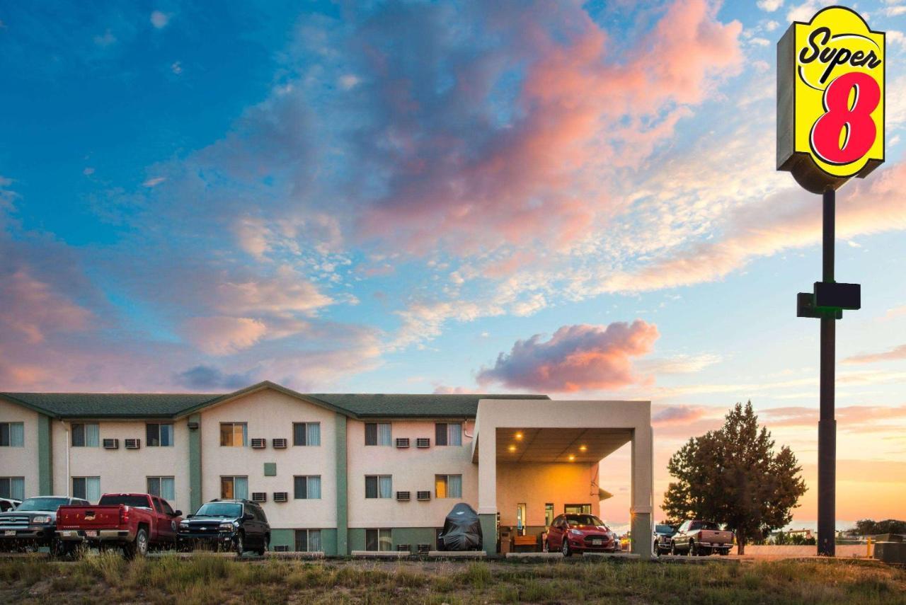 Super 8 By Wyndham Pueblo Otel Dış mekan fotoğraf