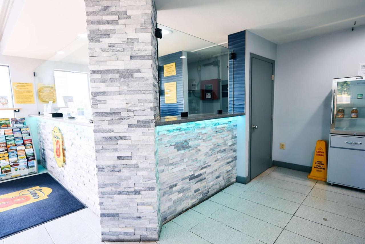 Super 8 By Wyndham Pueblo Otel Dış mekan fotoğraf