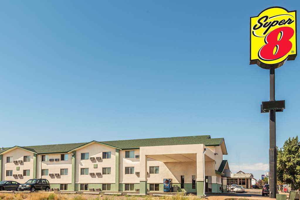 Super 8 By Wyndham Pueblo Otel Dış mekan fotoğraf