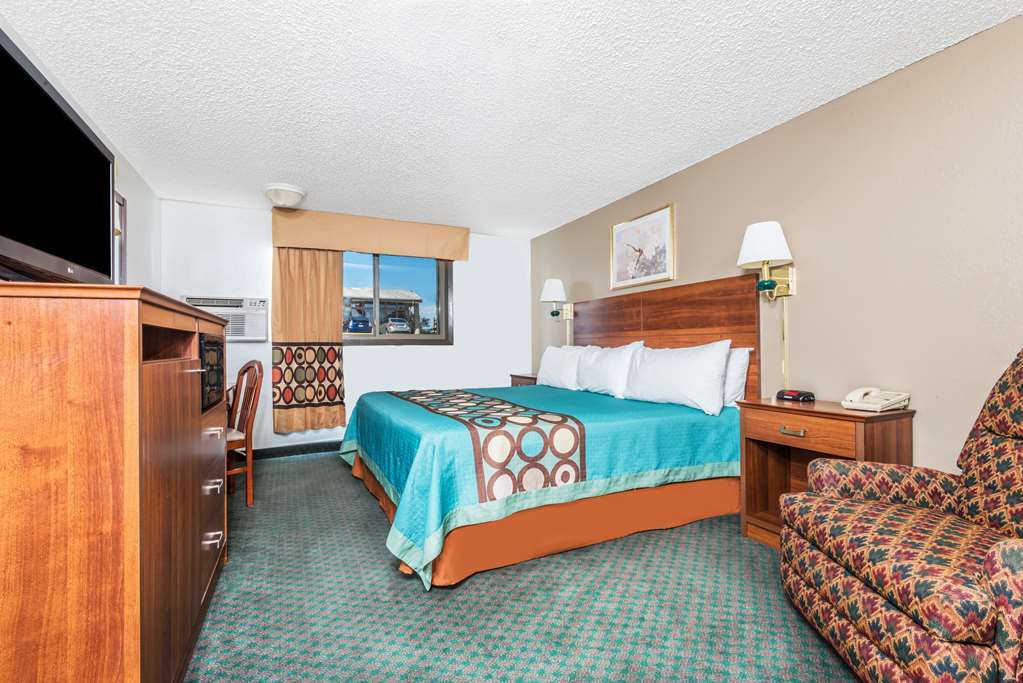 Super 8 By Wyndham Pueblo Otel Oda fotoğraf