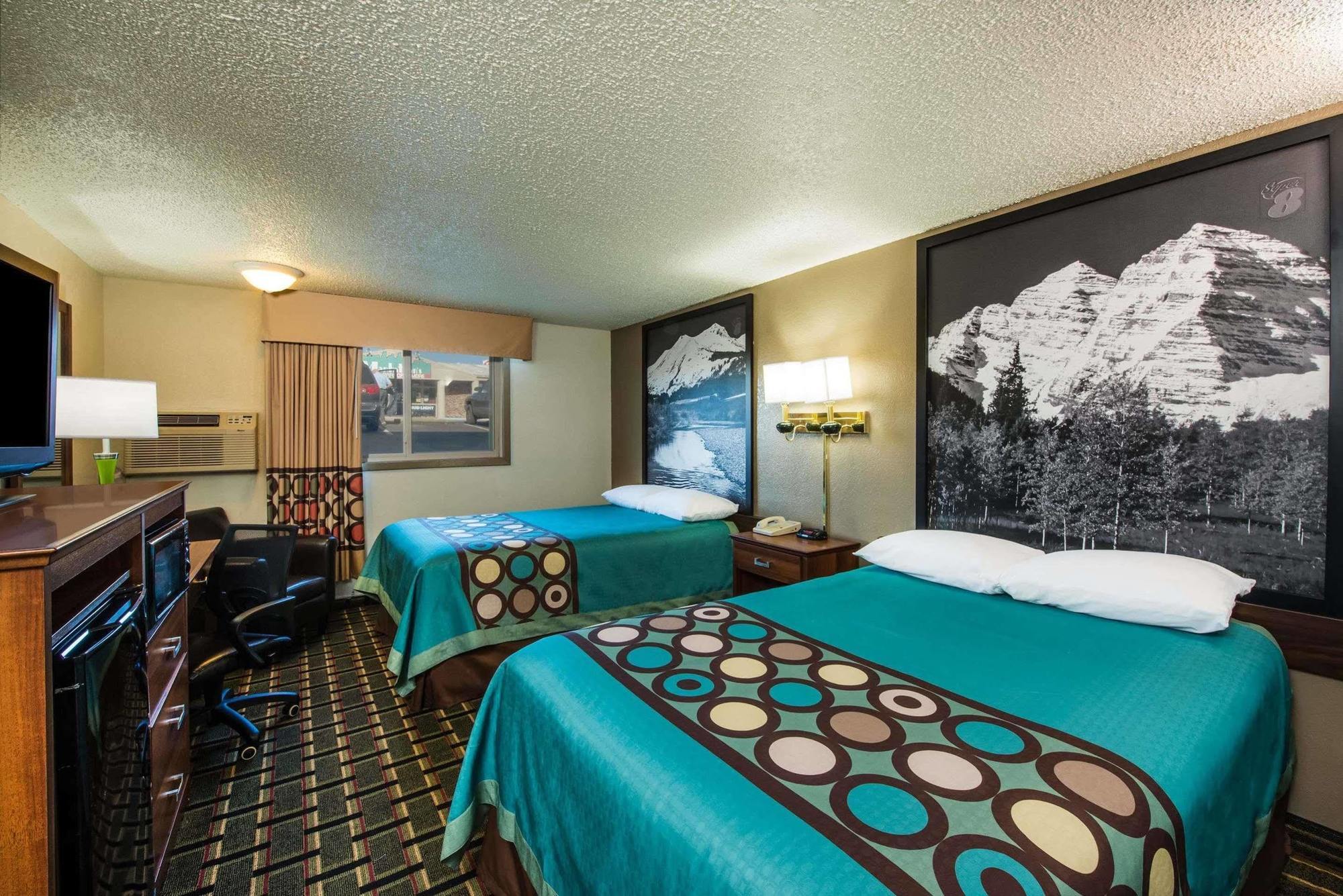 Super 8 By Wyndham Pueblo Otel Dış mekan fotoğraf